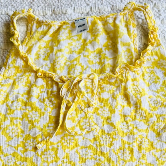 Old Navy gauzy lightweight floral yellow sleeveless top sz xs - Picture 4 of 5